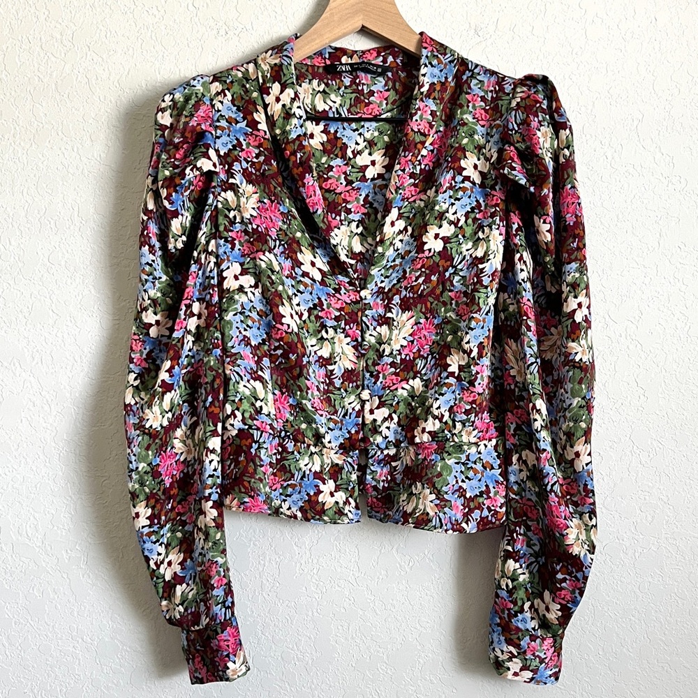 ZARA Floral Blouse V-Neck Collar Puff-Sleeve Buttons Multicolored Flowers S